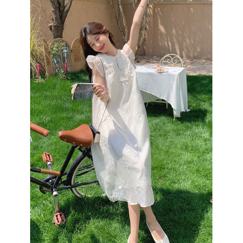 米白色新中式連衣裙女夏2025新款國風小飛袖氣質甜美溫柔刺綉裙子