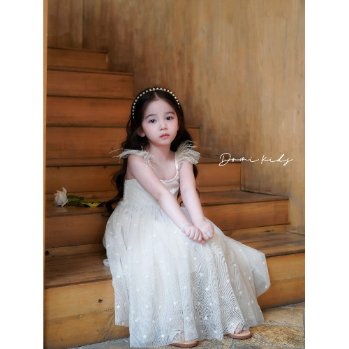 Domikids女童夏季新款刺綉羽毛連衣裙兒童吊帶網紗公主裙生日禮服
