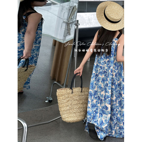 女童連衣裙夏季高級感2025新款洋氣碎花吊帶沙灘裙女大童韓系裙子