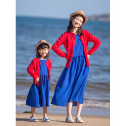 小樂往原創親子裝145課  春秋大紅色棉開衫草原海邊度假母女穿搭