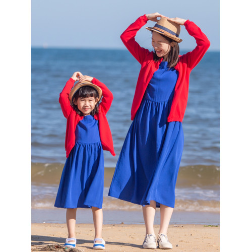 小樂往原創親子裝145課  春秋大紅色棉開衫草原海邊度假母女穿搭