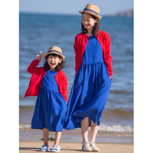 小樂往原創親子裝145課  春秋大紅色棉開衫草原海邊度假母女穿搭