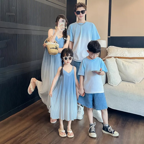 母女連衣裙親子裝夏一家三四口小月齡嬰兒爬服海邊度假風沙灘短袖