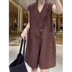 香港休閒連身短褲女外穿夏薄款2025新款高級感寬松濶腿連體衣套裝