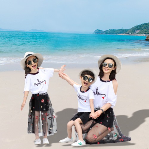 親子裝夏季一家三口四口母子時尚全家福套裝母女海邊沙灘長裙洋氣