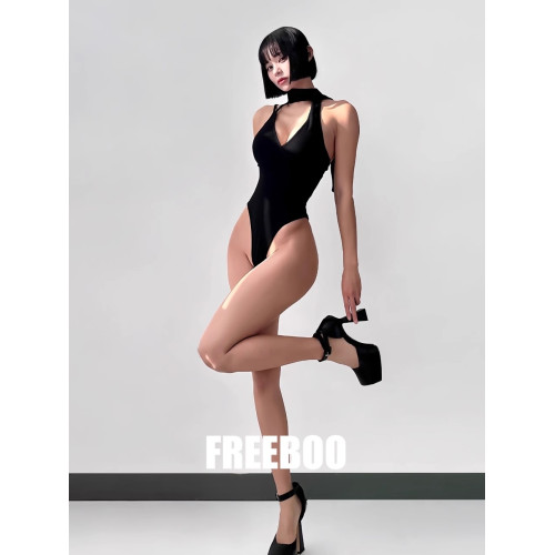 FREEBOO純色V領圍巾肩帶性感修身瑜伽運動露背不規則掛脖連體衣褲