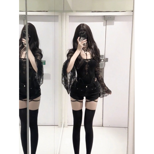 辣妹性感黑色喇叭袖蕾絲連體衣夏季純欲風顯身材包臀短褲兩件套女