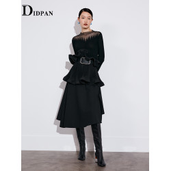 IDPAN流行漂亮毛衣女喇叭袖高級感打底衫獨特黑色肌理感針織衫