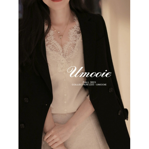 法式V領針織衫女夏季穿搭設計感蕾絲拼接顯瘦羊毛打底衫內搭上衣