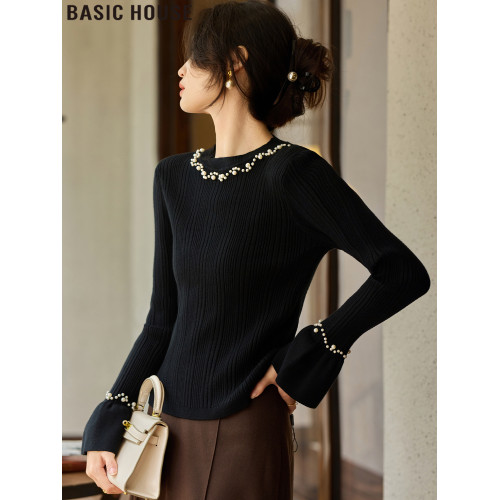 Basic House/百家好法式赫拉黑色釘珠圓領喇叭袖針織打底衫女春季