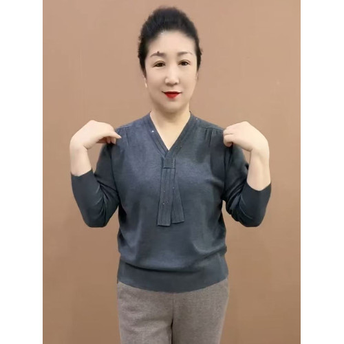 2025早春新款長袖顯瘦套頭洋氣休閒V領飄帶銀邊打底衫女針織上衣