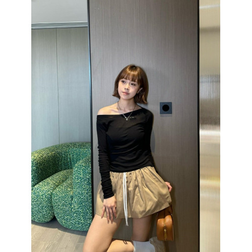 南油時裝 2025夏季新款女士羅紋平紋針織長袖上衣字母貼飾打底衫