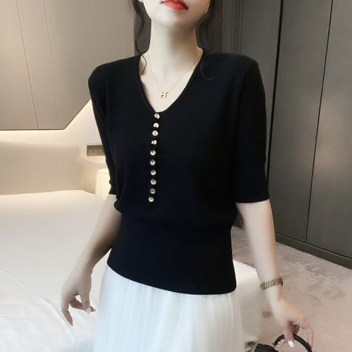 時尚多釦子扭花v領套頭針織衫女春秋新款長袖高腰純色中袖打底衫