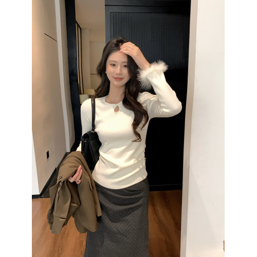 UKILAU春裝新品設計感鏤空長袖內搭上衣女修身顯瘦百搭針織打底衫