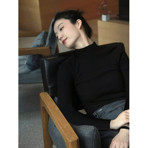 阿瓦薩AWASA 法式黑色半高領打底衫女秋冬內搭正肩針織衫修身毛衣