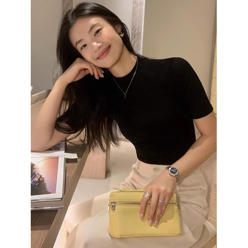 大碼高級感氣質黑色半高領針織打底衫女胖mm春秋顯瘦中袖內搭上衣