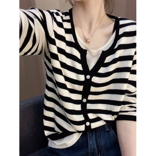 假兩件V領針織衫女2025秋季新款寬松顯瘦上衣長袖套頭毛衣打底衫