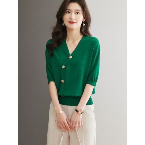 早秋媽媽綠色V領冰絲針織衫女薄款七分袖夏季寬松中袖打底衫上衣