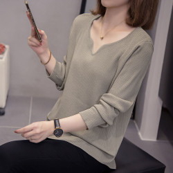 胖mm遮肚顯瘦v領長袖針織打底衫女秋冬新款大碼減齡內搭女士毛衣