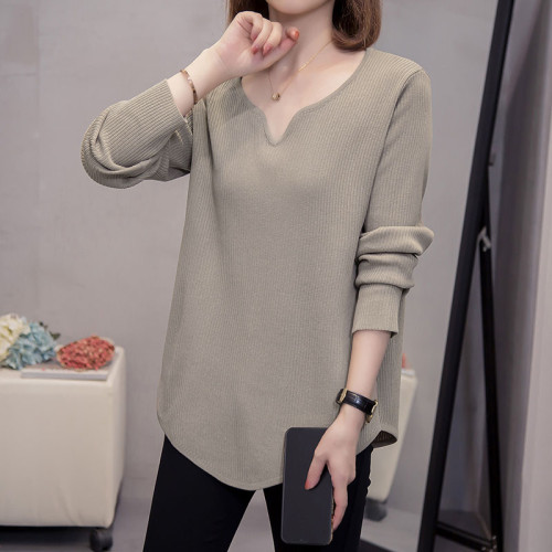 胖mm遮肚顯瘦v領長袖針織打底衫女秋冬新款大碼減齡內搭女士毛衣