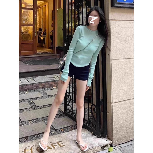 2025春秋新款圓領長袖針織衫女法式高級感薄款修身純色內搭打底衫