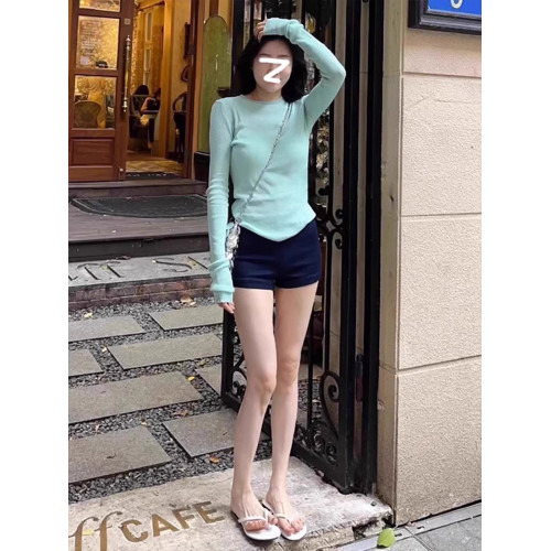 2025春秋新款圓領長袖針織衫女法式高級感薄款修身純色內搭打底衫