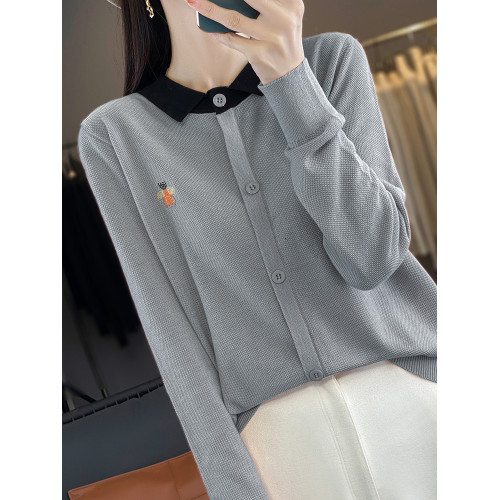 打底衫女2025新款春秋洋氣綉花翻領薄款針織上衣大碼女裝秋冬毛衣