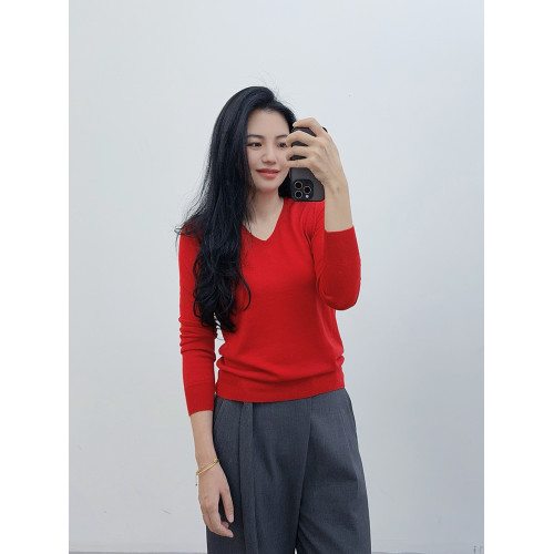 U＋羊毛剪標系列款女~100%美麗諾羊毛通勤V領長袖打底衫薄毛衣