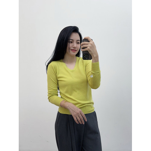 U＋羊毛剪標系列款女~100%美麗諾羊毛通勤V領長袖打底衫薄毛衣
