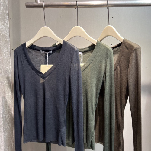 AWF極簡百搭V領打底衫女2025秋冬修身顯瘦內搭彈力純棉長袖薄上衣