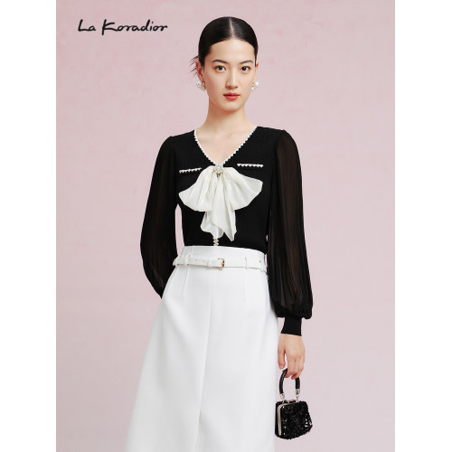 La Koradior拉珂蒂時尚秋季新款長袖打底衫黑色v領套頭衫外穿女