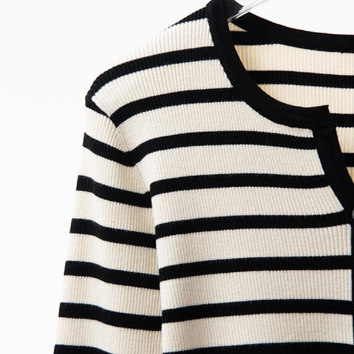 條紋針織衫女秋冬2024新款外搭毛衣休閒修身顯瘦長袖打底衫上衣