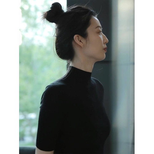 美爆了!西裝內搭短袖修身半高領針織薄毛衣打底衫女半袖套頭上衣