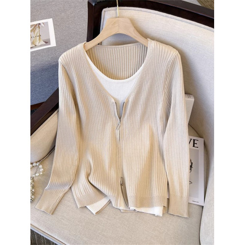 韓國大碼女裝早秋新款顯瘦針織上衣胖mm遮肚寬松假兩件V領打底衫