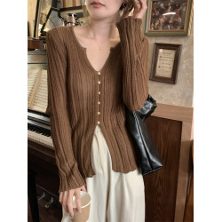 開春韓系穿搭別致V領針織衫開叉紐釦設計感洋氣獨特打底衫女上衣