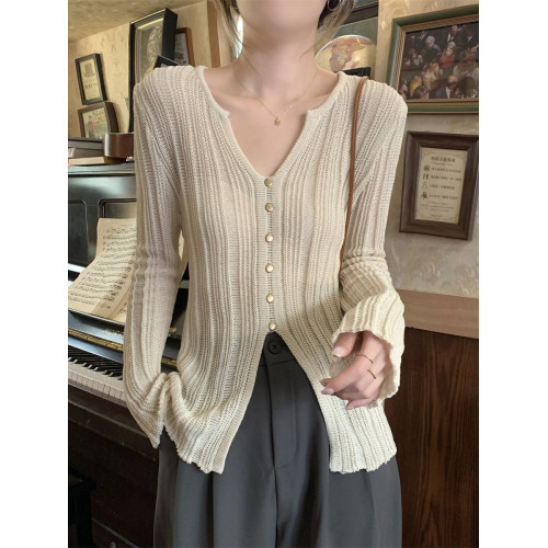 開春韓系穿搭別致V領針織衫開叉紐釦設計感洋氣獨特打底衫女上衣