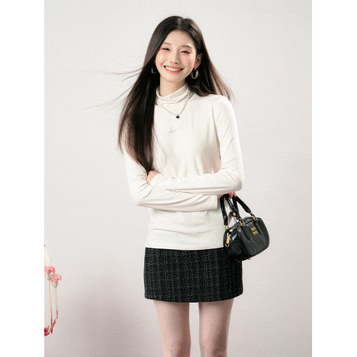 LAFREEDOM 高領簡約閃鑽字母針織打底衫簡約時尚百搭修身顯瘦毛衣