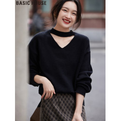 Basic House/百家好黑色V領掛脖針織衫女士春季打底衫設計感毛衣