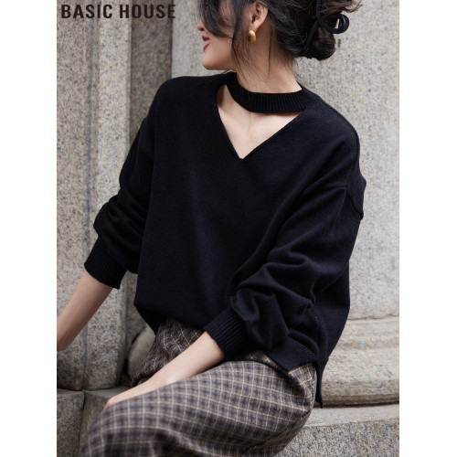 Basic House/百家好黑色V領掛脖針織衫女士春季打底衫設計感毛衣