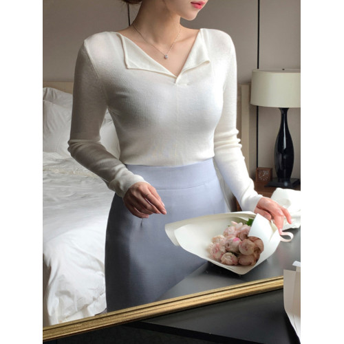 白色打底衫女內搭2025春秋新款高級感修身v領針織衫翻領長袖上衣