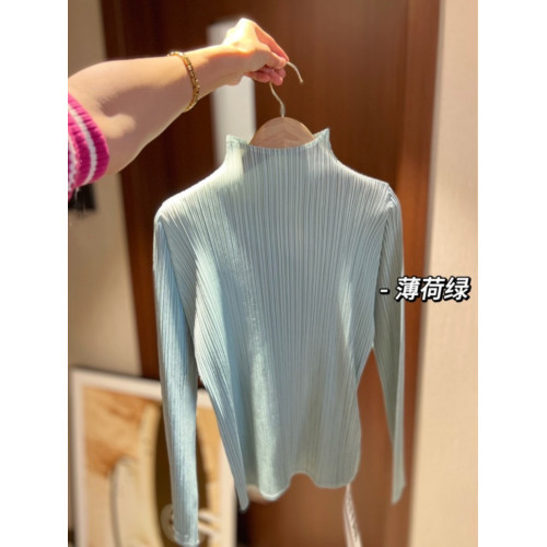 韓女士2025春秋褶皺上衣長袖半高領顯瘦休閒白色打底衫女