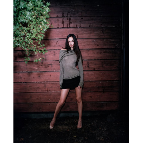 Tankair 斜肩蕩領長袖針織上衣 茶綠色修身百搭微透黑色打底衫