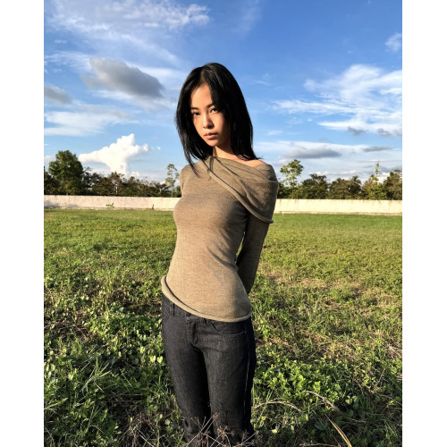 Tankair 斜肩蕩領長袖針織上衣 茶綠色修身百搭微透黑色打底衫