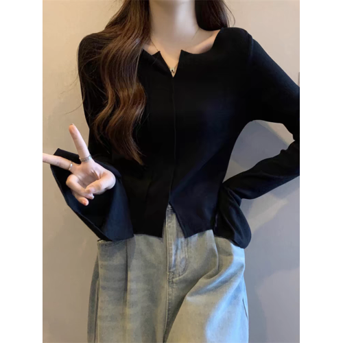 拉夏貝爾黑色喇叭袖針織打底衫女秋季設計感V領氣質百搭短款上衣