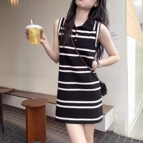 2024夏季新款高級感小個子顯高別致絕美超好看條紋Polo領連衣裙女