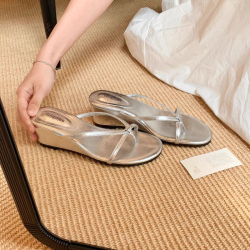 葡萄媽studiolee 跟高6cm~法式夾趾仙女風外穿細帶坡跟拖鞋
