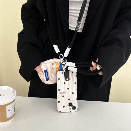 適用於ins黑色波點耳機書包手繩適用iPhone15promax手機殼高顔值.
