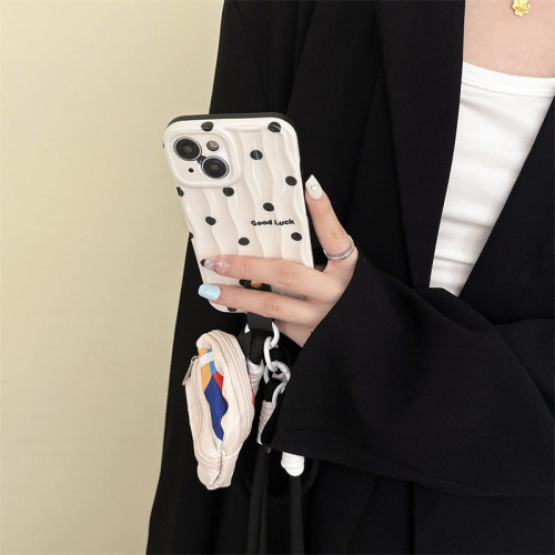 適用於ins黑色波點耳機書包手繩適用iPhone15promax手機殼高顔值.