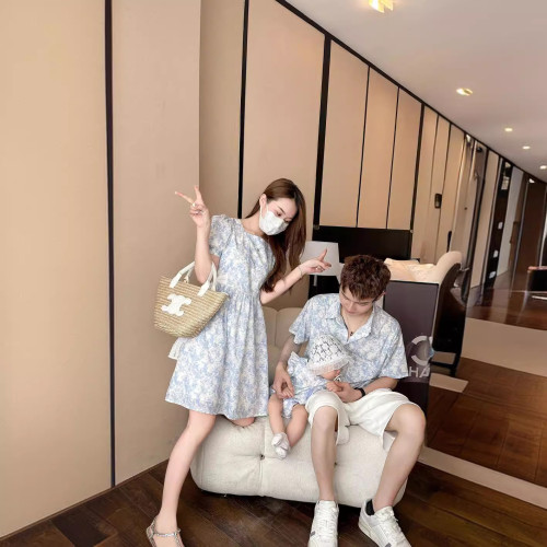 抖音同款韓版2025新品蝴蝶結小碎花親子連衣裙青花瓷風童裝潮
