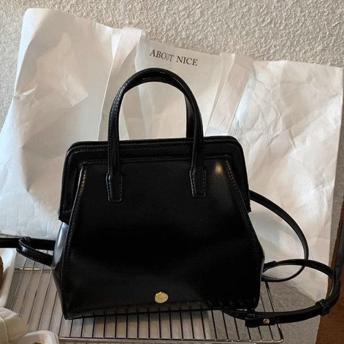 韓版風格秋冬新款ins女包復古輕便後背包小衆復古黑色雙肩包潮手提